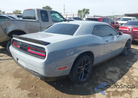 2022 Dodge Challenger Sxt z USA, uszkodzony, nr VIN 2C3CDZAG8NH137597